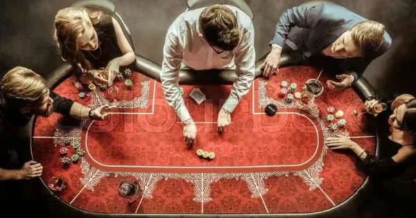 在GG扑克小级别仅靠“玩得紧”还能稳定盈利吗？德州扑克教学深度解析